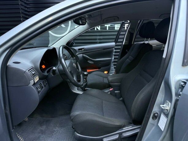 toyota-avensis-diesel-2008-big-19