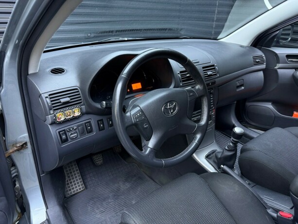 toyota-avensis-diesel-2008-big-8