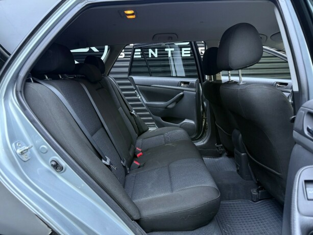 toyota-avensis-diesel-2008-big-22
