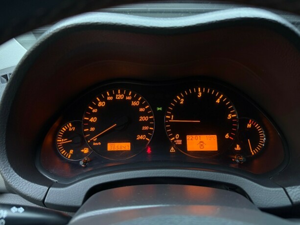 toyota-avensis-diesel-2008-big-13