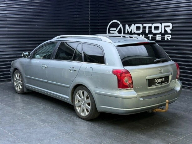 toyota-avensis-diesel-2008-big-1