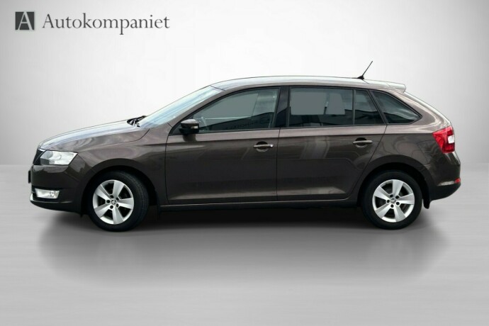 skoda-rapid-bensin-2015-big-6