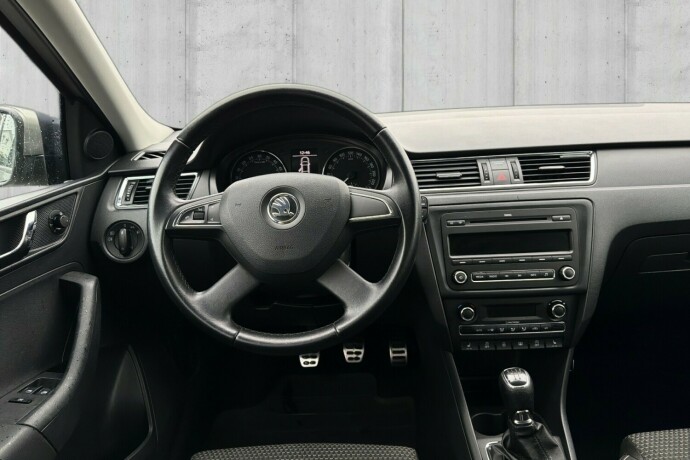 skoda-rapid-diesel-2013-big-9