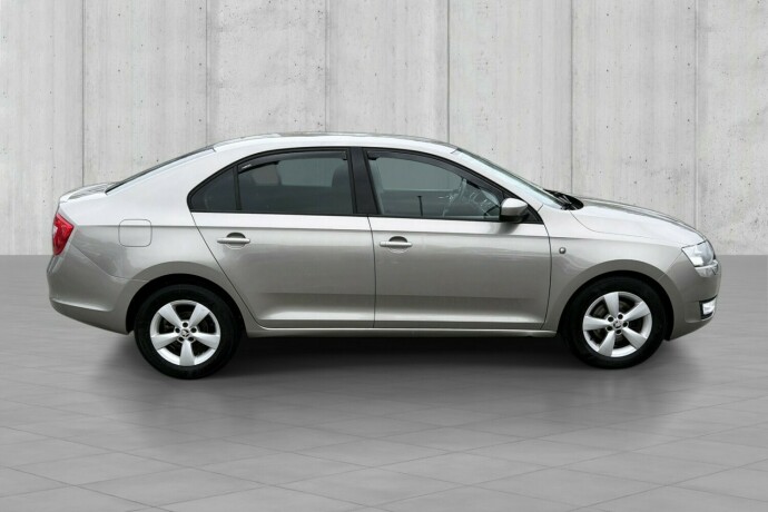 skoda-rapid-diesel-2013-big-6
