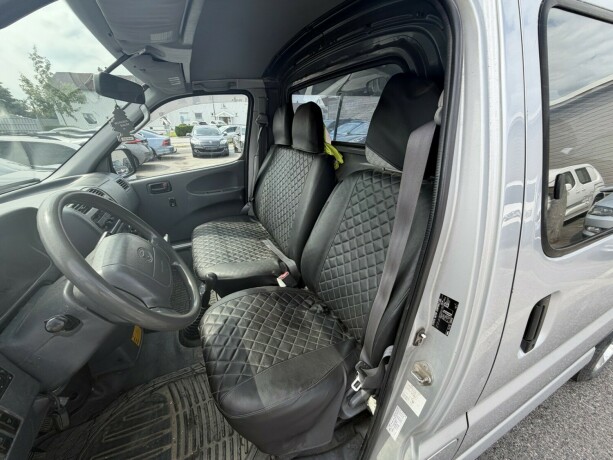 toyota-hiace-diesel-2004-big-13