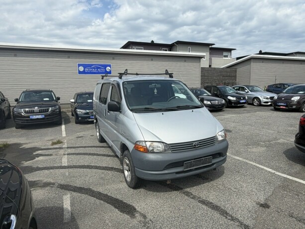 toyota-hiace-diesel-2004-big-1