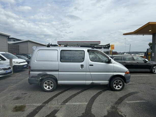 toyota-hiace-diesel-2004-big-4