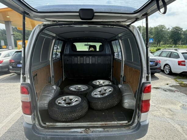toyota-hiace-diesel-2004-big-6