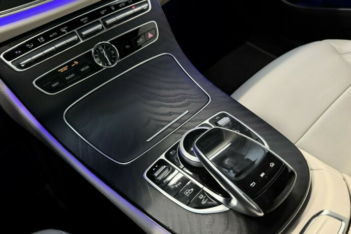 mercedes-benz-e-klasse-elektrisitetbensin-2020-big-37
