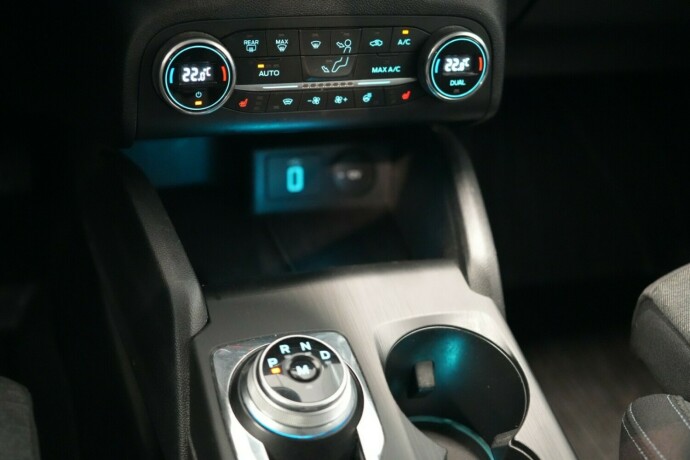 ford-focus-bensin-2020-big-19