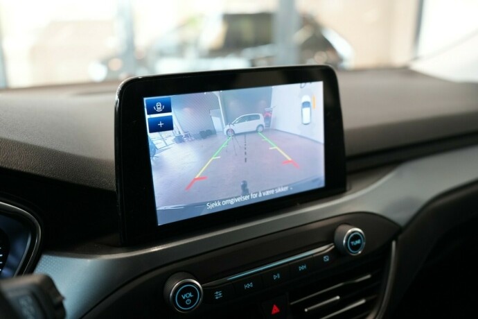 ford-focus-bensin-2020-big-14