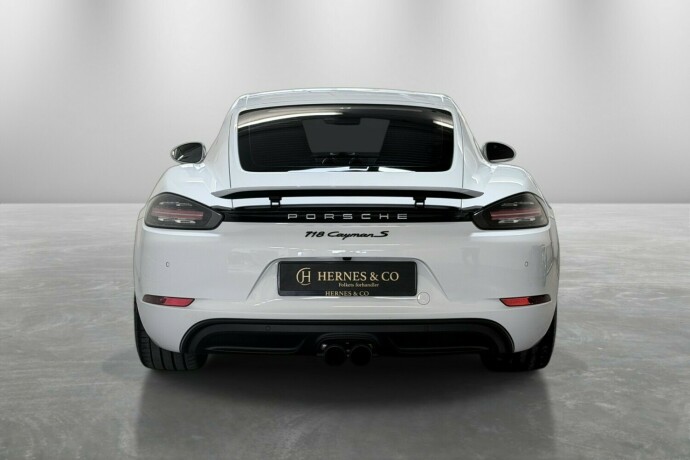 porsche-718-cayman-s-bensin-2017-big-10