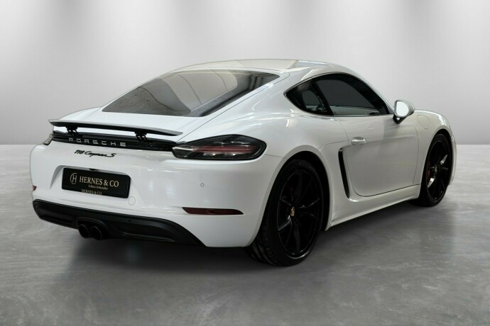 porsche-718-cayman-s-bensin-2017-big-8