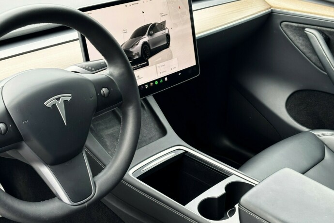 tesla-model-y-elektrisitet-2023-big-16