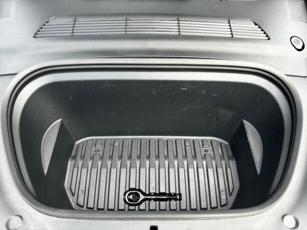 tesla-model-y-elektrisitet-2023-big-34
