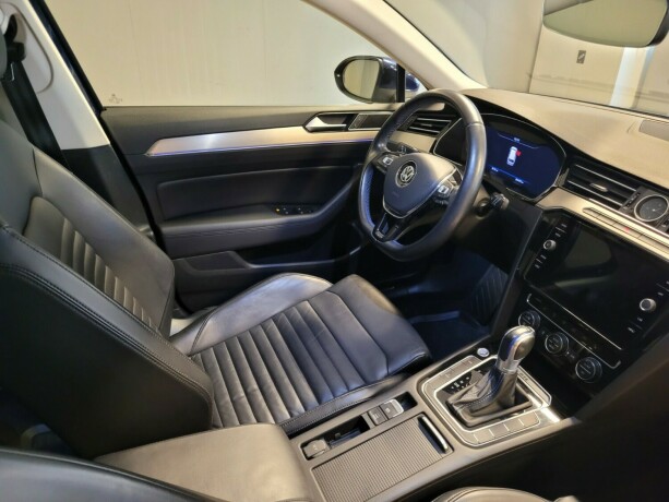 volkswagen-passat-plug-in-petrol-2019-big-14