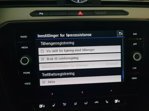 volkswagen-passat-plug-in-petrol-2019-big-42