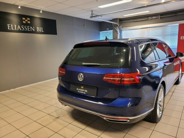 volkswagen-passat-plug-in-petrol-2019-big-5