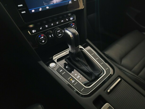 volkswagen-passat-plug-in-petrol-2019-big-28