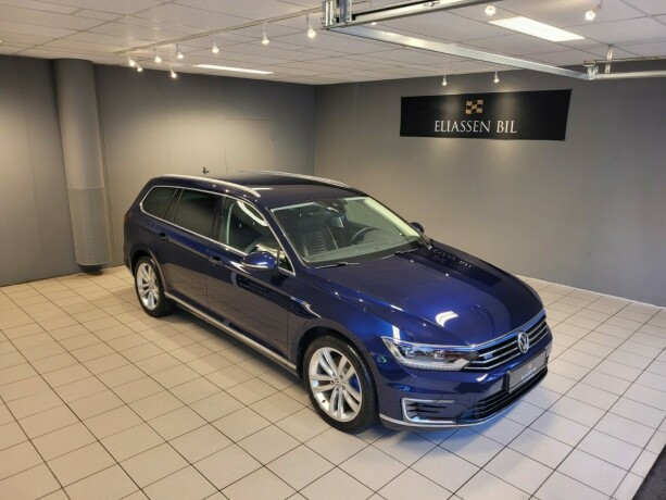 volkswagen-passat-plug-in-petrol-2019-big-1