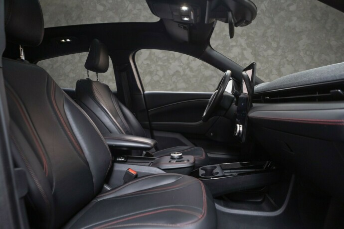 ford-mustang-mach-e-elektrisitet-2022-big-29