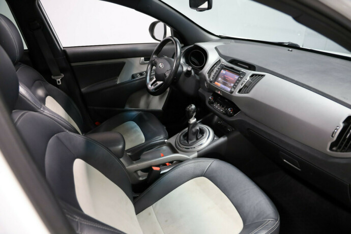 kia-sportage-bensin-2015-big-8