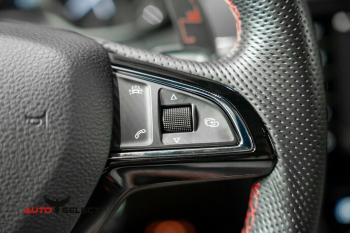 skoda-octavia-rs-bensin-2017-big-34