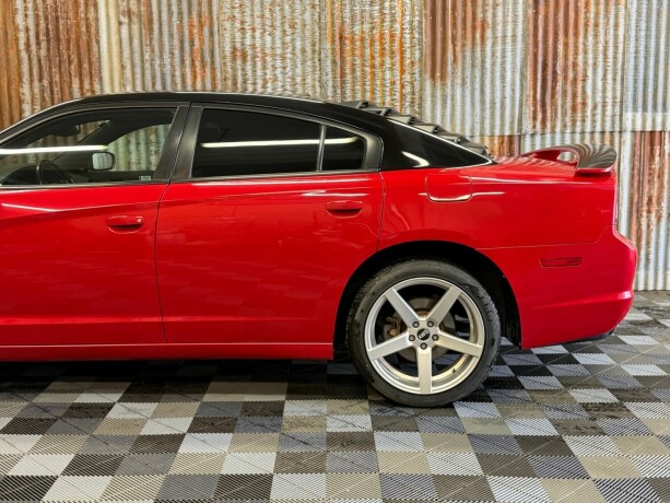 dodge-charger-bensin-2011-big-12