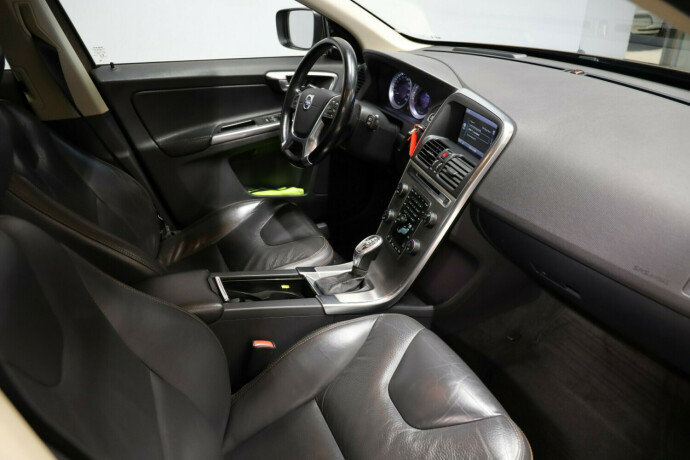 volvo-xc-60-diesel-2012-big-9
