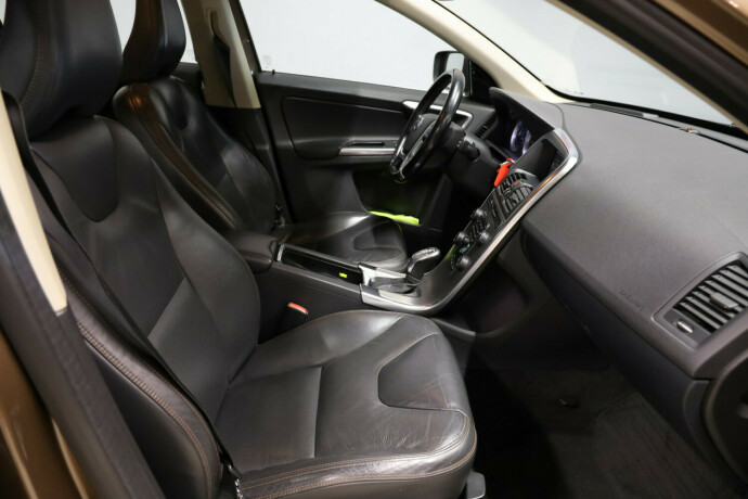 volvo-xc-60-diesel-2012-big-10