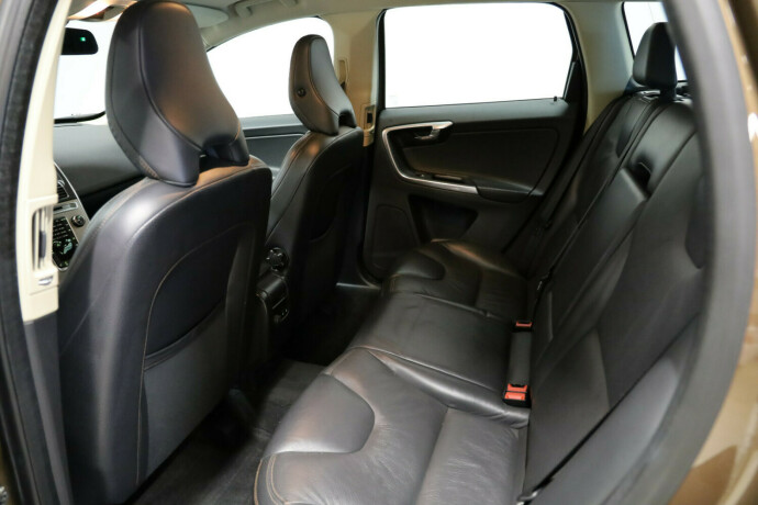 volvo-xc-60-diesel-2012-big-12