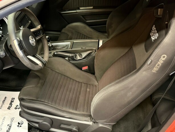 ford-mustang-bensin-2012-big-18