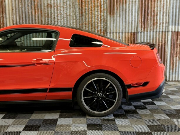 ford-mustang-bensin-2012-big-12