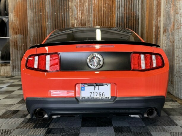 ford-mustang-bensin-2012-big-16