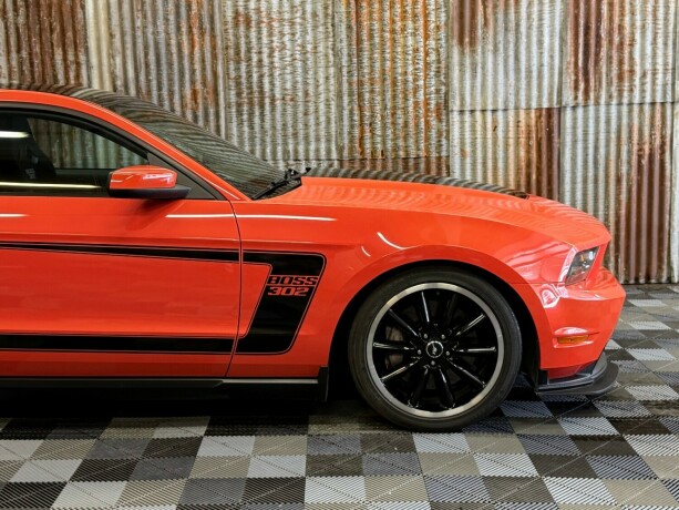 ford-mustang-bensin-2012-big-3