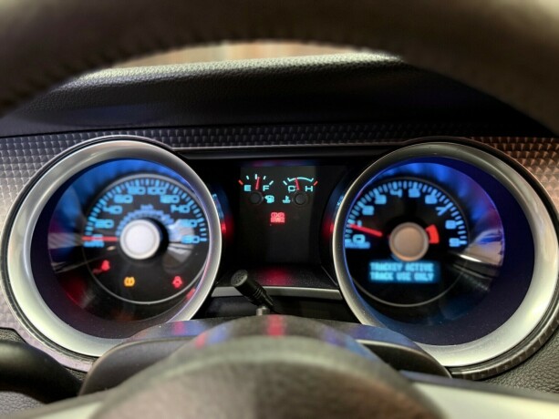 ford-mustang-bensin-2012-big-25