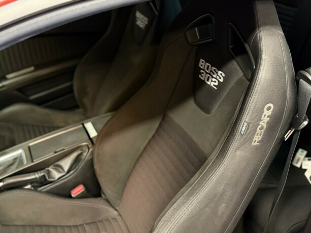 ford-mustang-bensin-2012-big-19