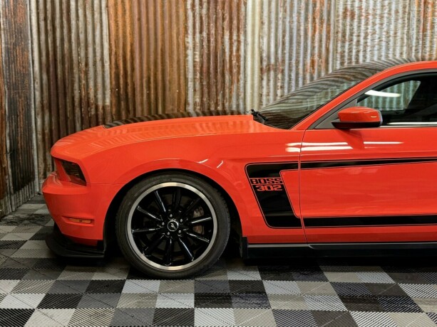 ford-mustang-bensin-2012-big-13