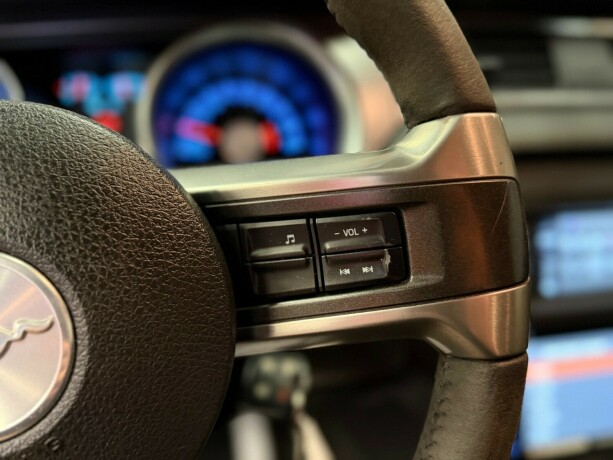 ford-mustang-bensin-2012-big-24