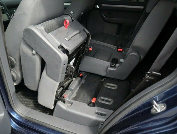 volkswagen-touran-diesel-2013-big-14