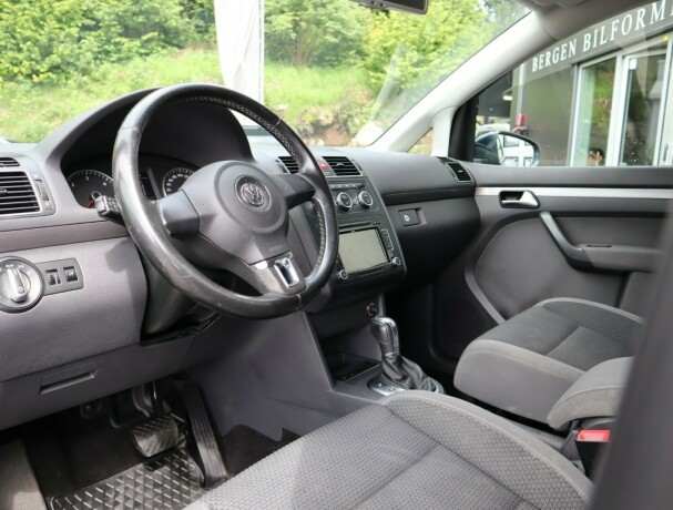 volkswagen-touran-diesel-2013-big-9
