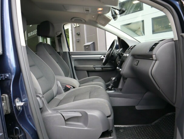 volkswagen-touran-diesel-2013-big-11