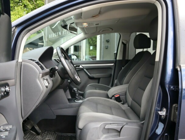 volkswagen-touran-diesel-2013-big-8