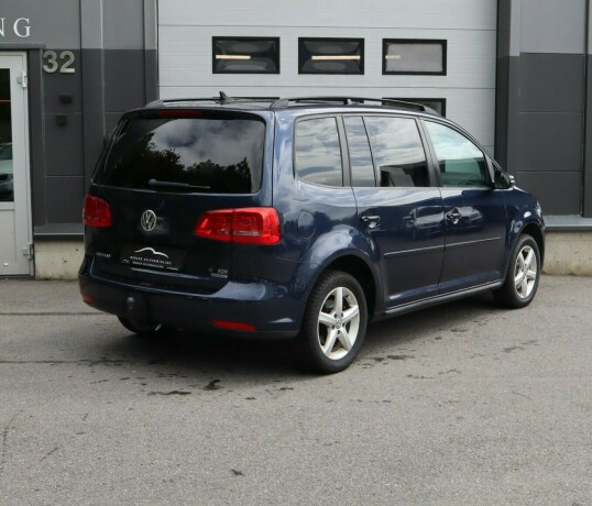 volkswagen-touran-diesel-2013-big-1