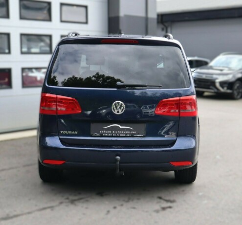 volkswagen-touran-diesel-2013-big-5