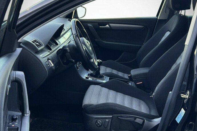 volkswagen-passat-diesel-2012-big-13