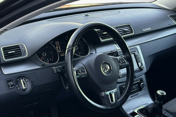 volkswagen-passat-diesel-2012-big-10
