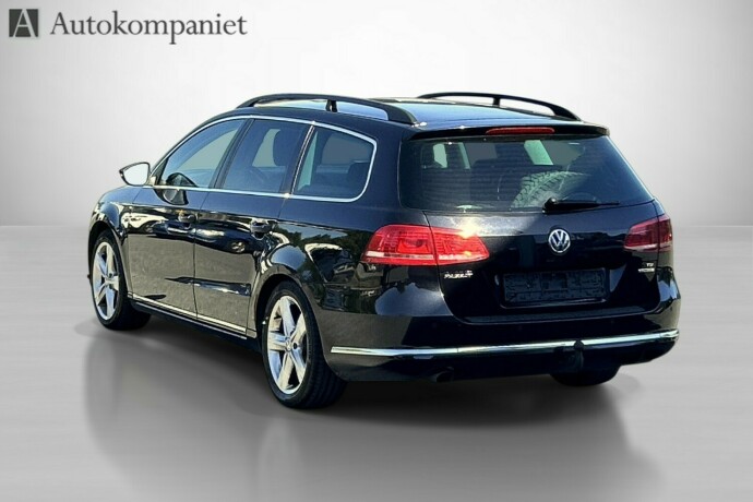volkswagen-passat-diesel-2012-big-4