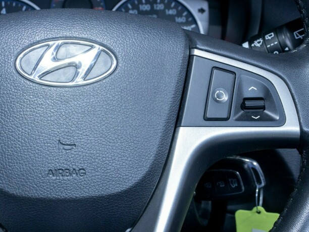 hyundai-i20-bensin-2013-big-24