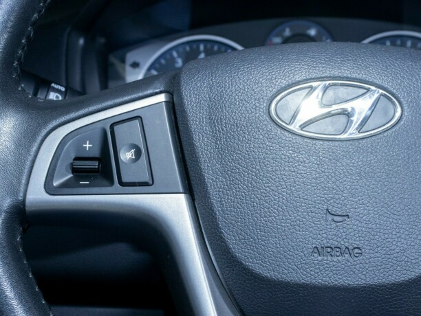hyundai-i20-bensin-2013-big-22